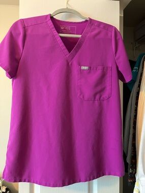 Fuchsia figs scrub top